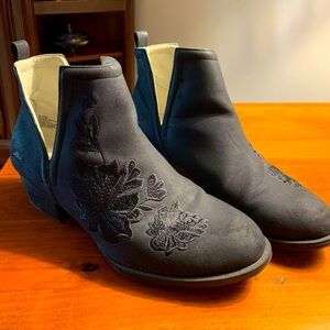 JBU by Jambu Black Booties